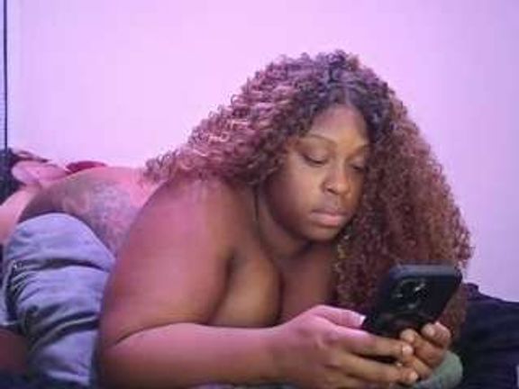 Queen Cherise Roze