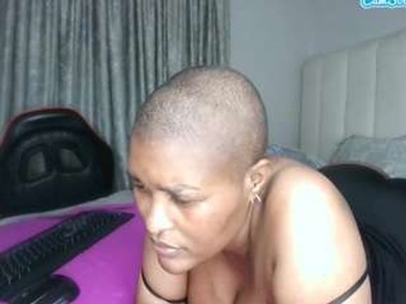 Bustygoddess32