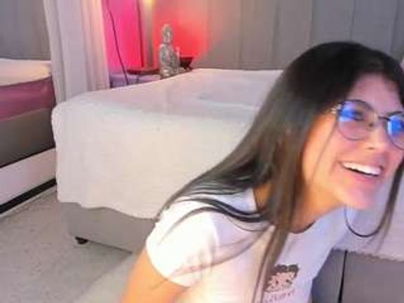 Curvy Corinne