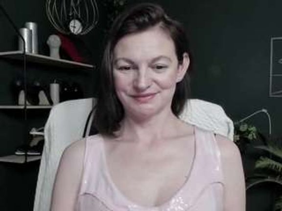 VivianKiss