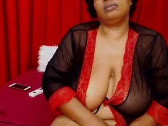 SexyBustyBoobs87