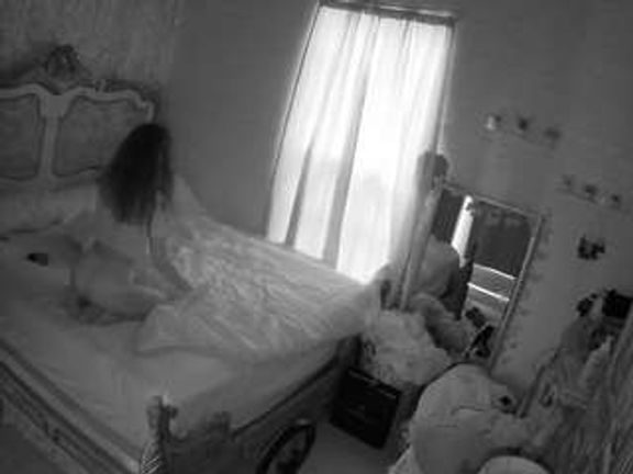 voyeurcam hornyhostel 03