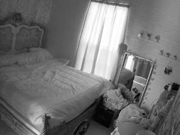 voyeurcam hornyhostel 03