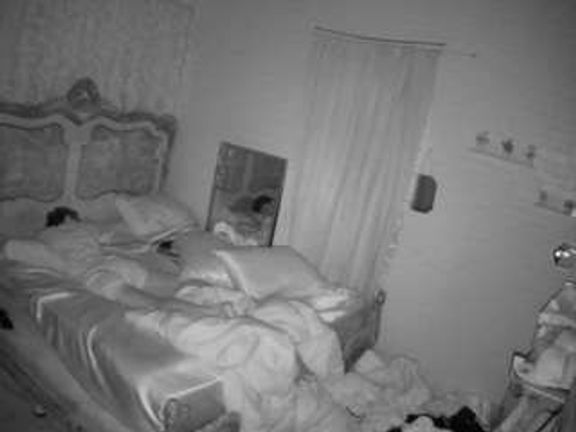 voyeurcam hornyhostel 03
