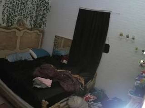 voyeurcam hornyhostel 03