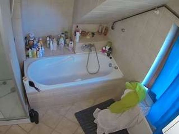 Julmodels Bathroom 2nd Floor-1
