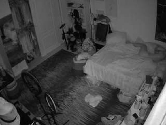 voyeurcam hornyhostel 02