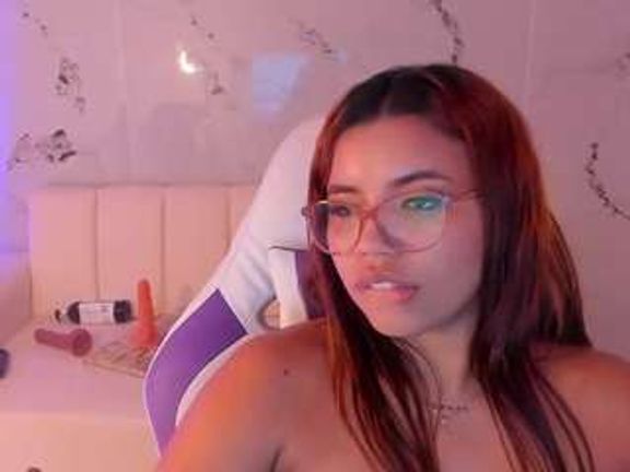 Lucy_Strong
