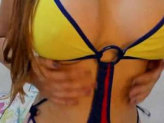 BIGBOOBSAdri