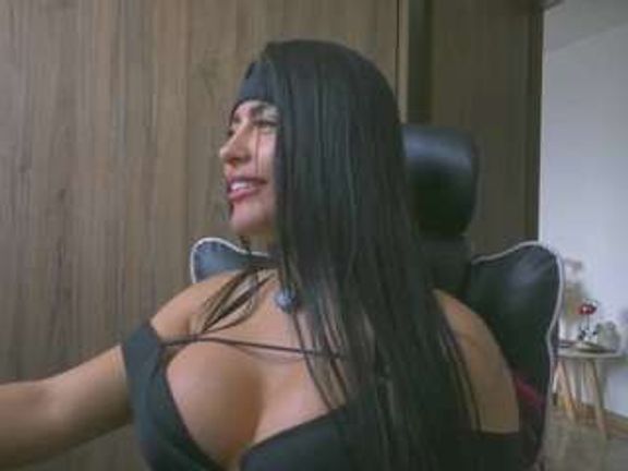 Layla Nicols