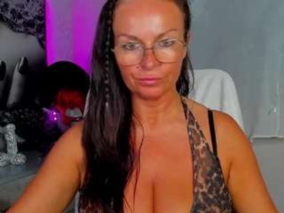 glamHelen