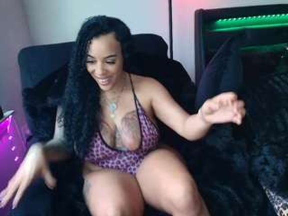 Christina Luvv
