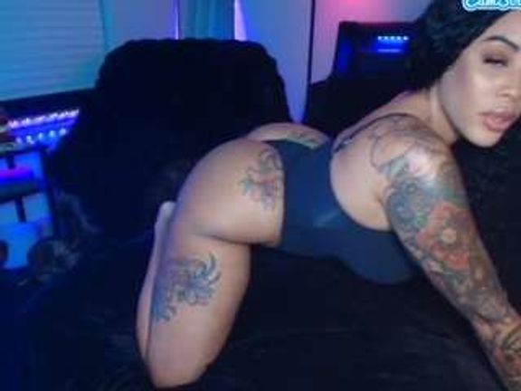 Christina Luvv