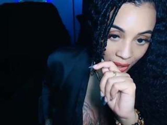 Christina Luvv