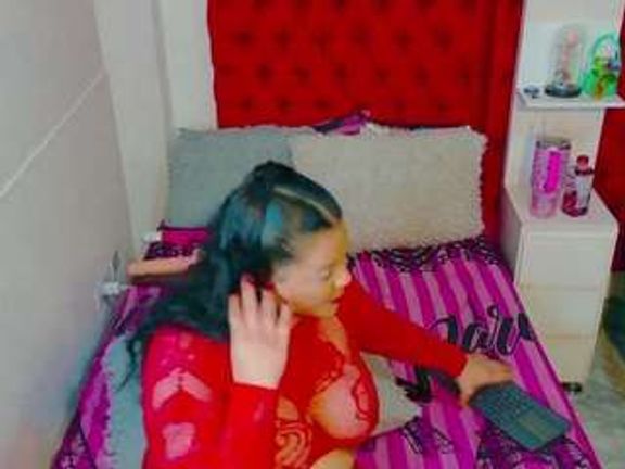 LARAFOXX