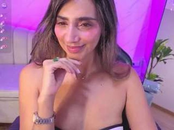 Agatha-Brooks-T