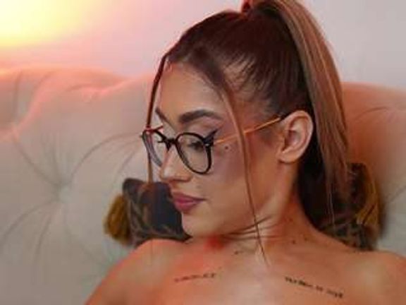 AileenAxa