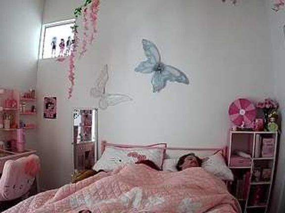 voyeurcam-lolavalentine23