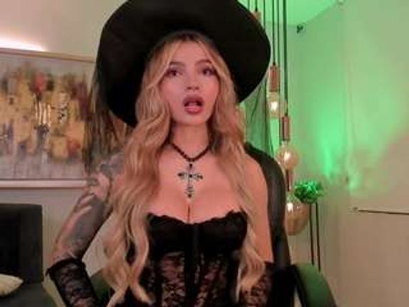 LEXIE WAYNE