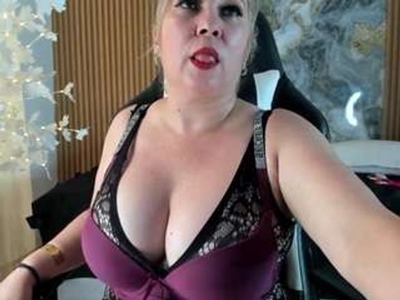 Danna38topless
