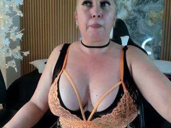 Danna38topless