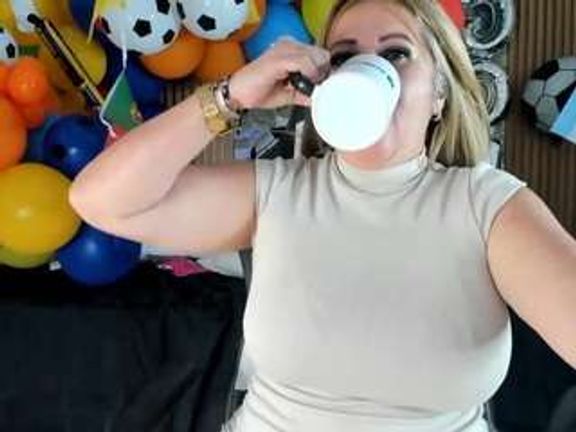 Danna38topless