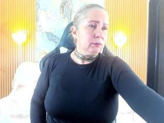 Danna38topless