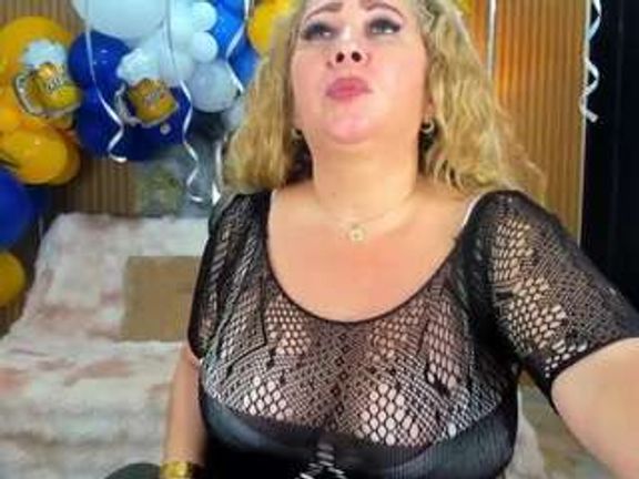 Danna38topless