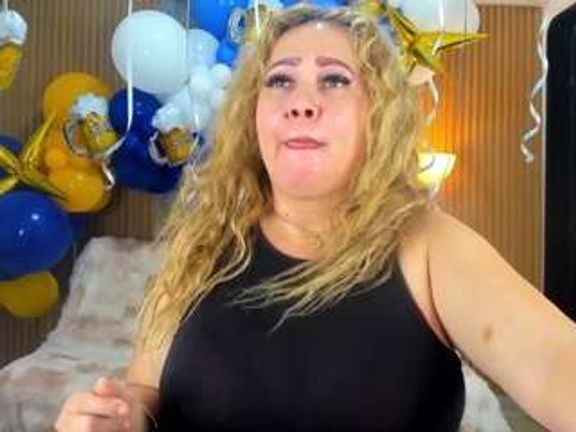 Danna38topless