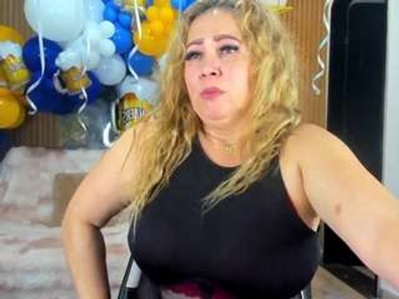 Danna38topless