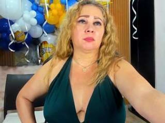 Danna38topless