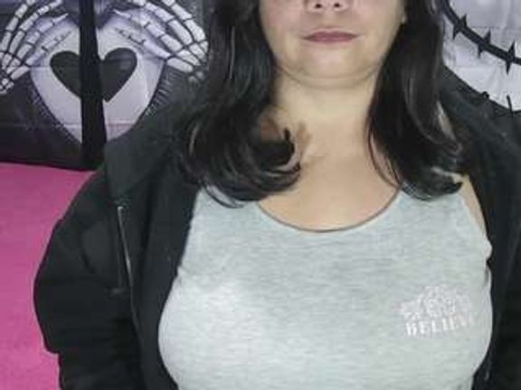 vivian-milf-paint
