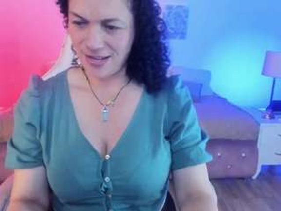 HORNY MILF ALICIA