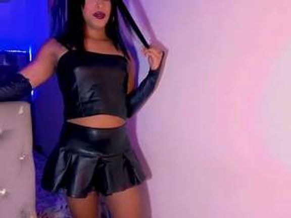 isabella-hot