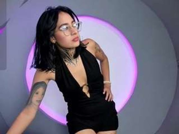 NicolleSweett04