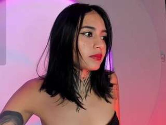 NicolleSweett04
