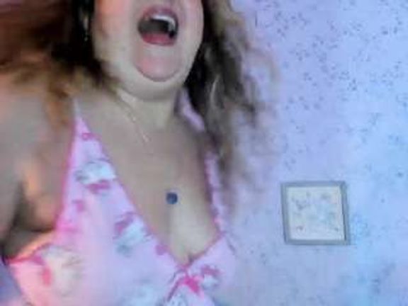martina-curvy