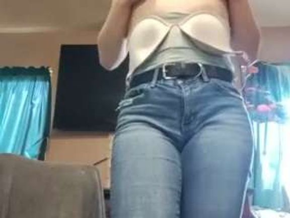 BlondeBootyCutie