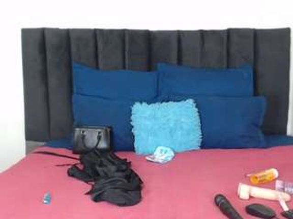 Tiarabae25