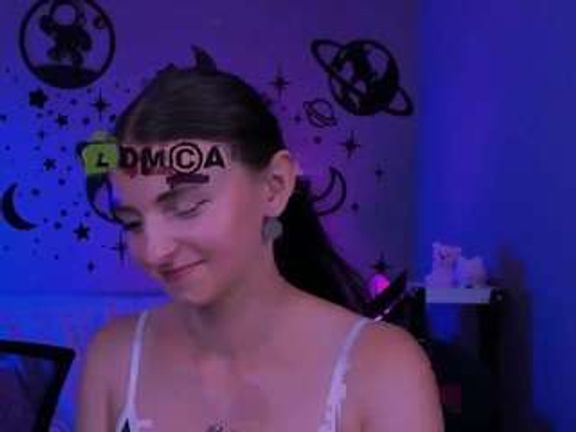 caroline-honeyy1