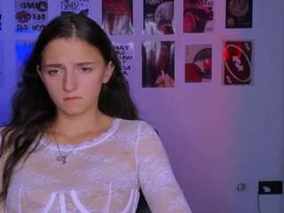 caroline-honeyy1