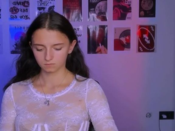 caroline-honeyy1