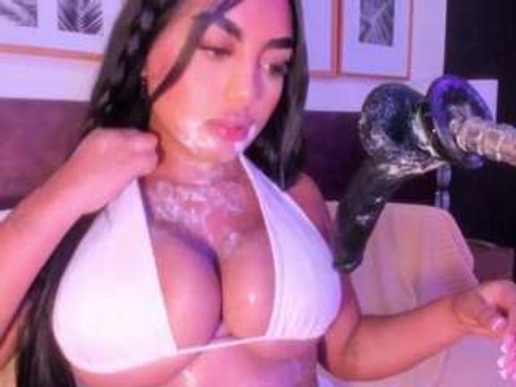 luisa-boobs