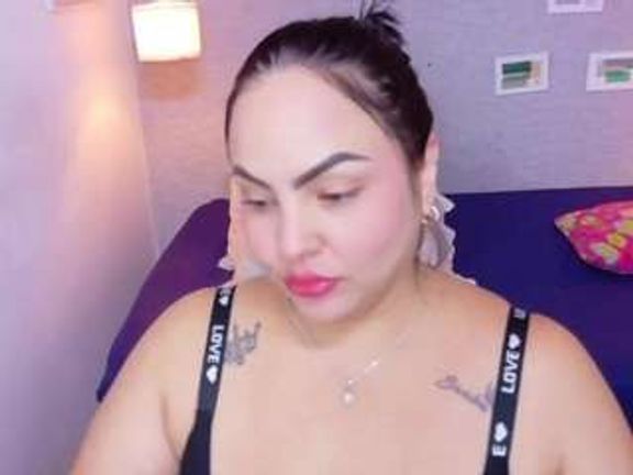 curvy-sexyvalen