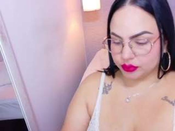curvy-sexyvalen