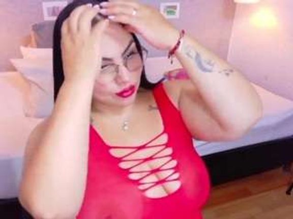 curvy-sexyvalen