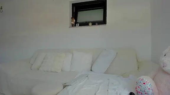bellahot77