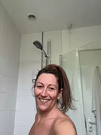 Sophia-Squirts-UK