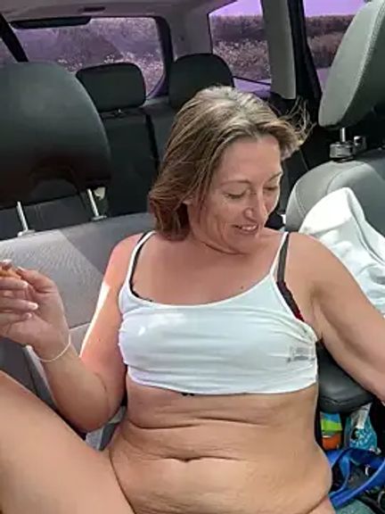 Sophia-Squirts-UK