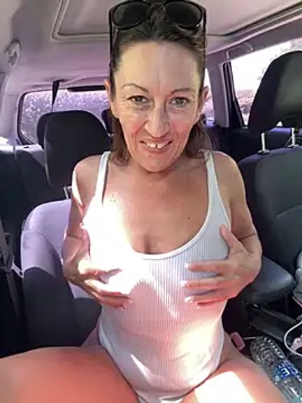 Sophia-Squirts-UK